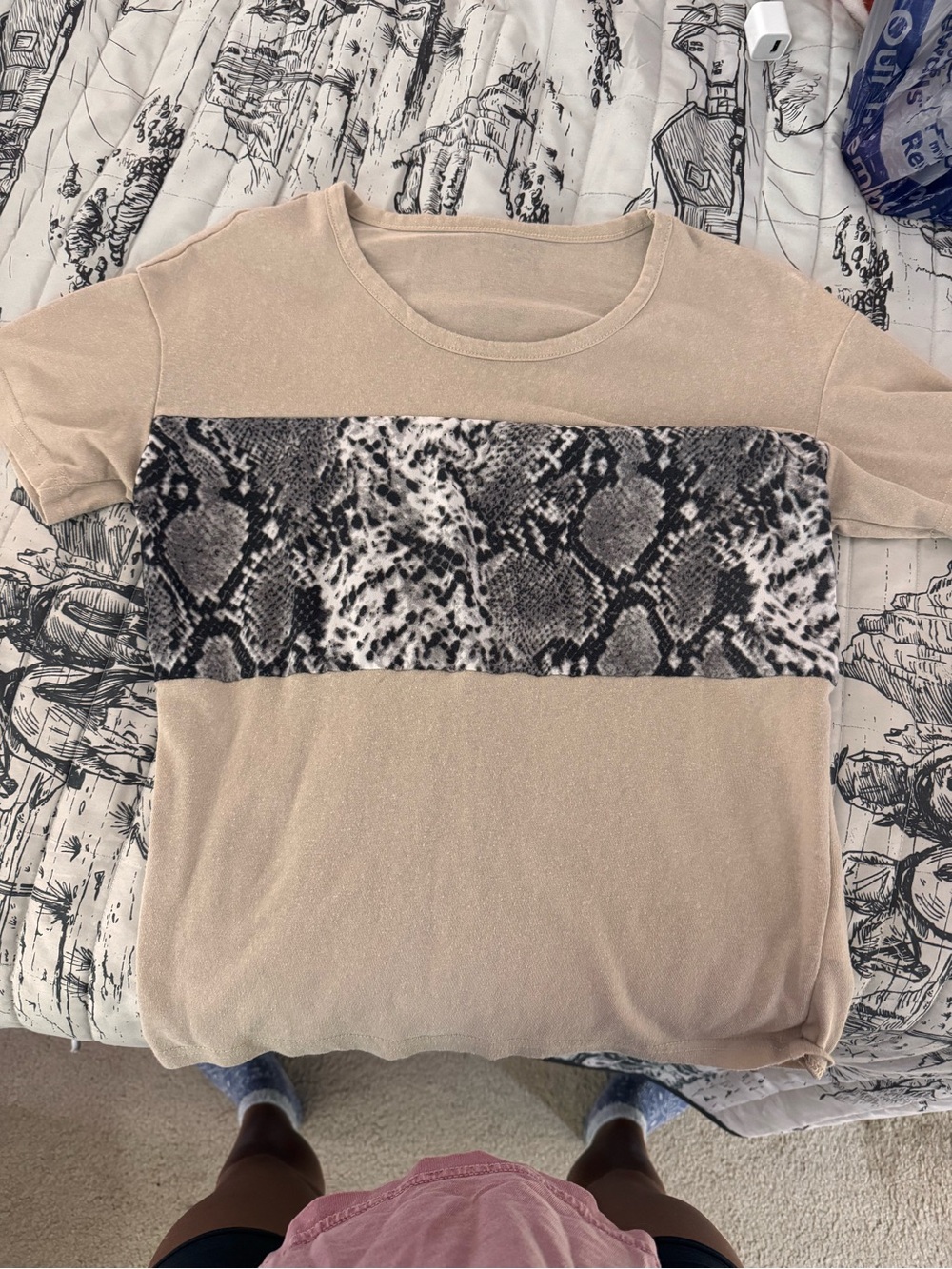 SHEIN Beige Short Sleeve Tee with Black Snake-Print Panel